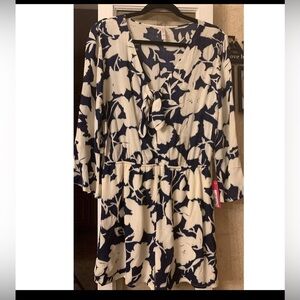 Xhilaration Floral Navy and White